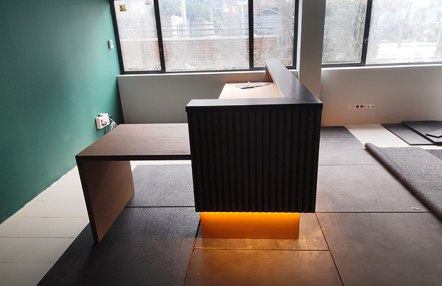 Servicios - Fabricación de escritorios y escaleras